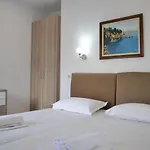 Seaview Penthouse 2 Bedrooms & Private Garage 아파트 Vlorë