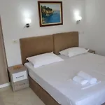 Seaview Penthouse 2 Bedrooms & Private Garage 아파트 *