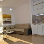 Seaview Penthouse 2 Bedrooms & Private Garage Vlorë