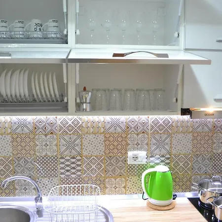 Seaview Penthouse 2 Bedrooms & Private Garage 아파트