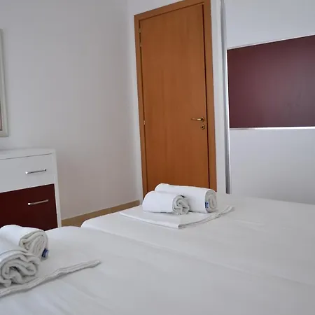 Seaview Penthouse 2 Bedrooms & Private Garage Apartment Vlorë