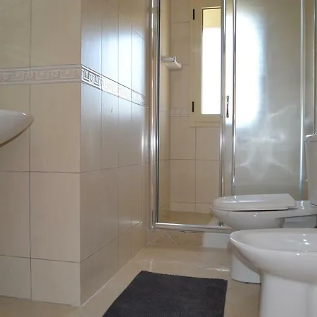 Seaview Penthouse 2 Bedrooms & Box Garage * Vlore