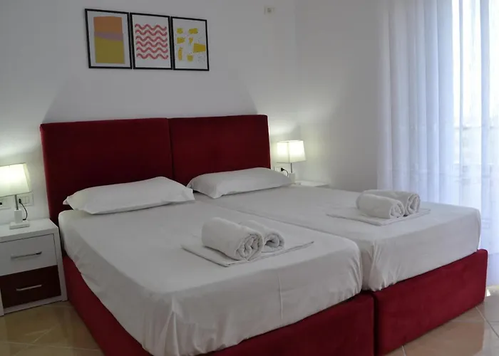 Seaview Penthouse 2 Bedrooms & Private Garage