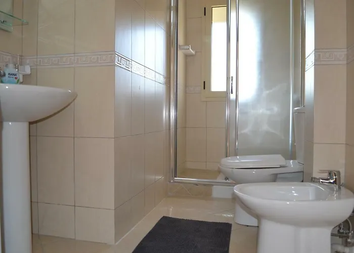 Seaview Penthouse 2 Bedrooms & Private Garage * Vlorë